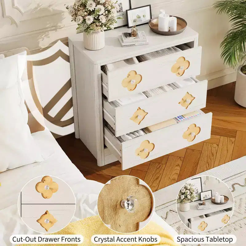 Comò alto a 5 cassetti con scanalature e cassetti in rattan, naturale/bianco, 1 persona