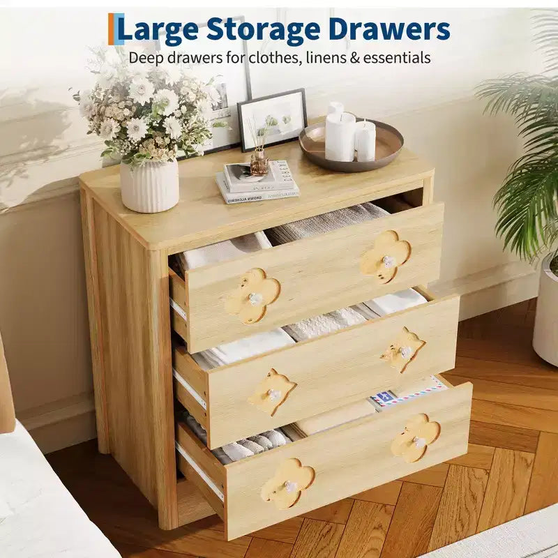 Comò alto a 5 cassetti con scanalature e cassetti in rattan, naturale/bianco, 1 persona